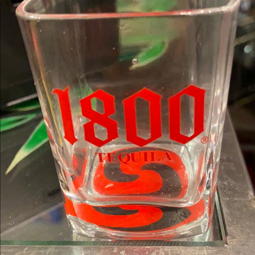 1800 Tequila shot glass nwot
